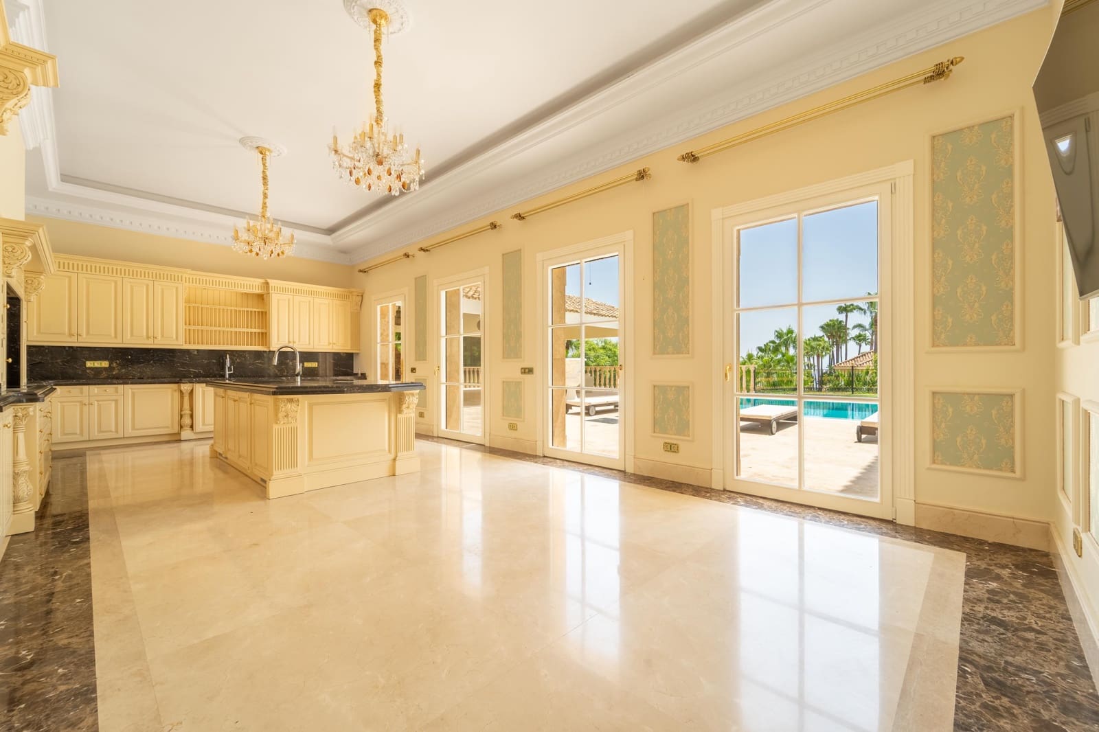 10 soveværelse Villa til salg i Golden Mile med swimmingpool garage - € 17.500.000 (Ref: 10166880)