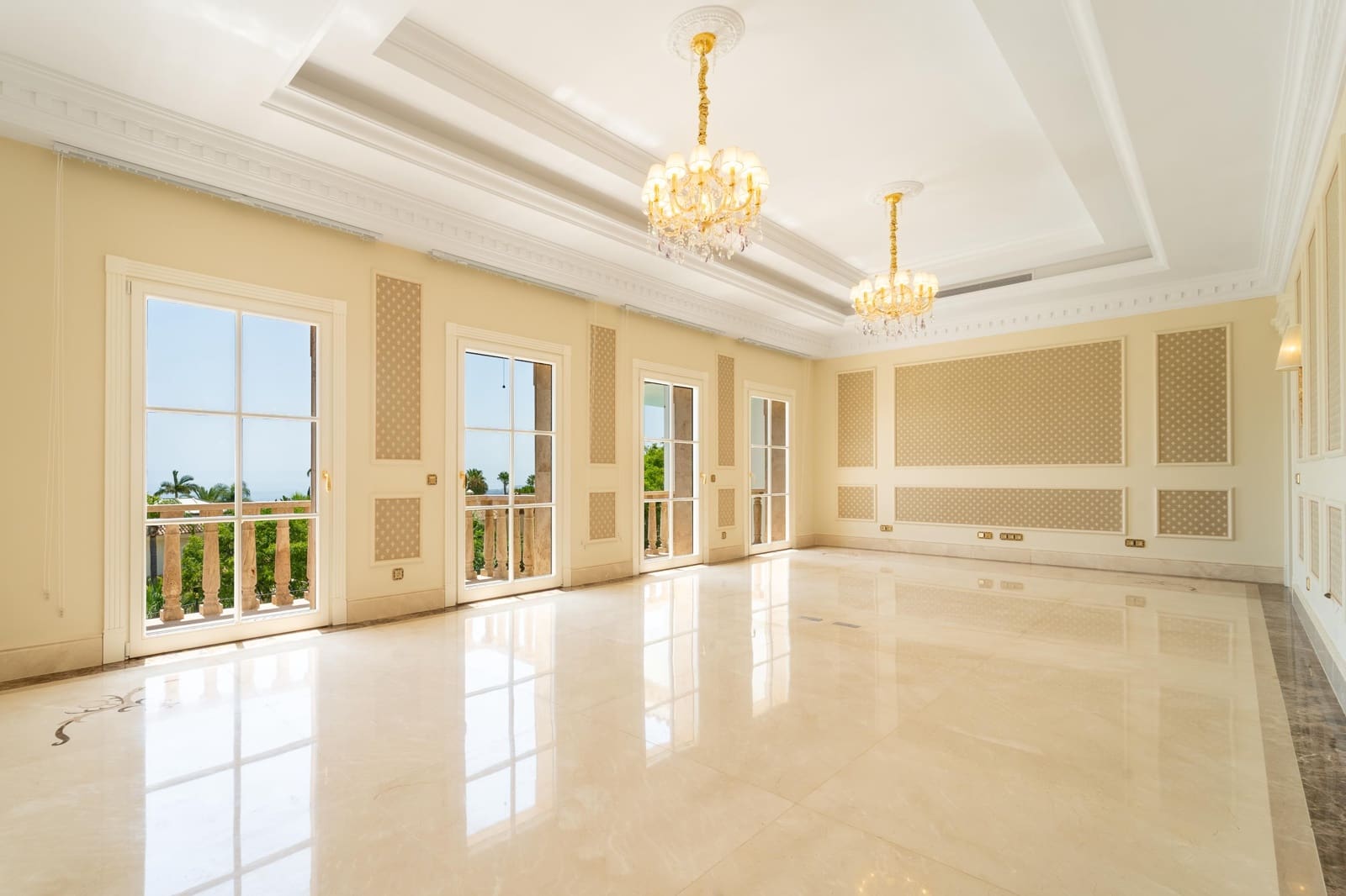 10 soveværelse Villa til salg i Golden Mile med swimmingpool garage - € 17.500.000 (Ref: 10166880)
