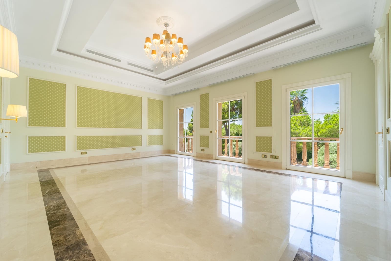 10 soveværelse Villa til salg i Golden Mile med swimmingpool garage - € 17.500.000 (Ref: 10166880)