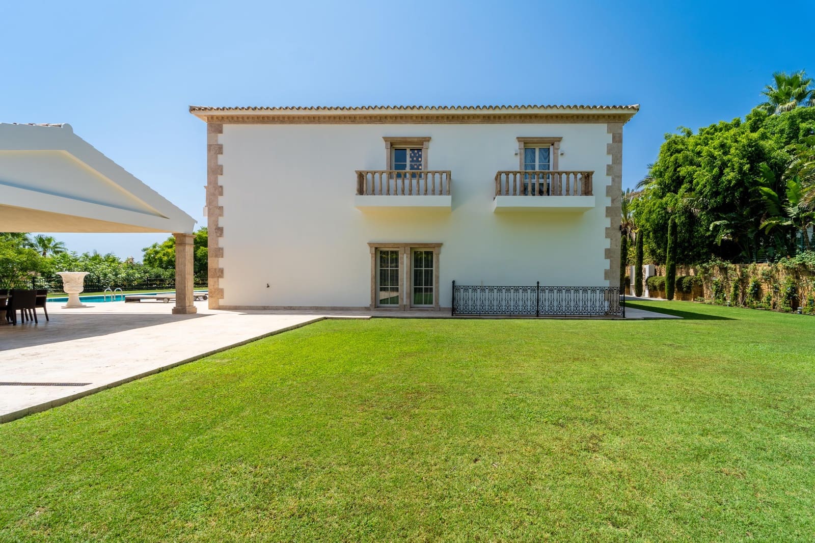 10 soveværelse Villa til salg i Golden Mile med swimmingpool garage - € 17.500.000 (Ref: 10166880)