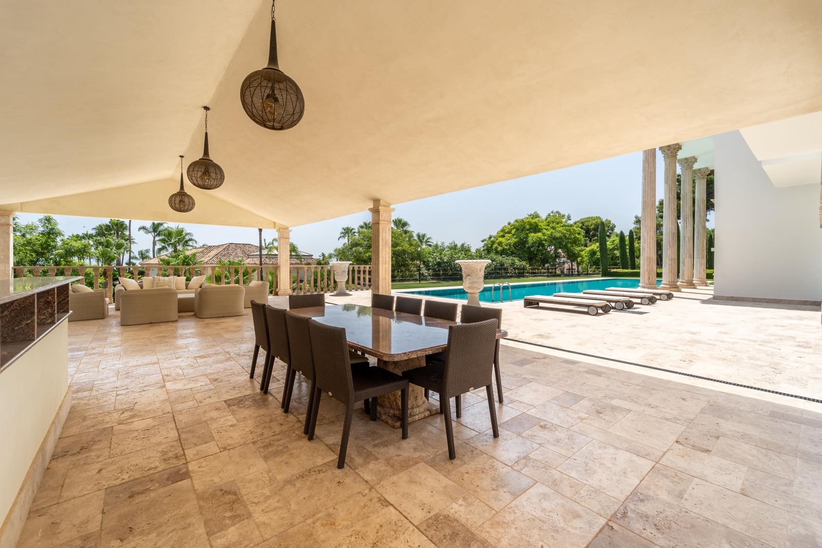 10 soveværelse Villa til salg i Golden Mile med swimmingpool garage - € 17.500.000 (Ref: 10166880)