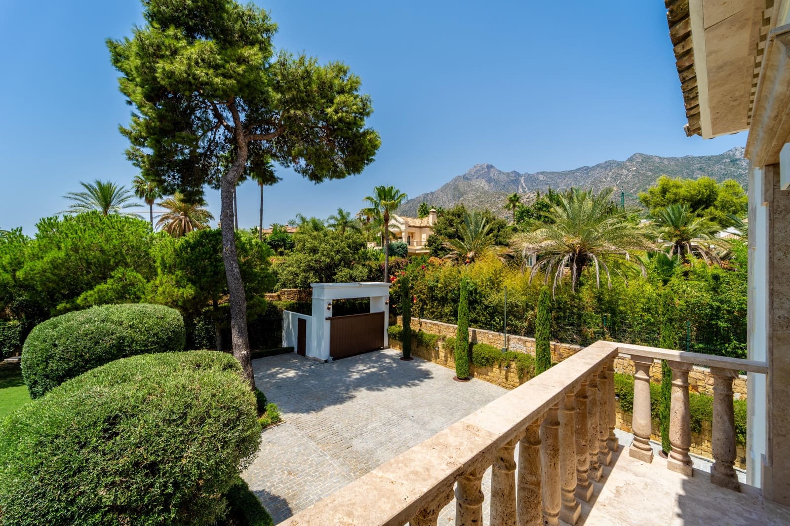 10 soveværelse Villa til salg i Golden Mile med swimmingpool garage - € 17.500.000 (Ref: 10166880)