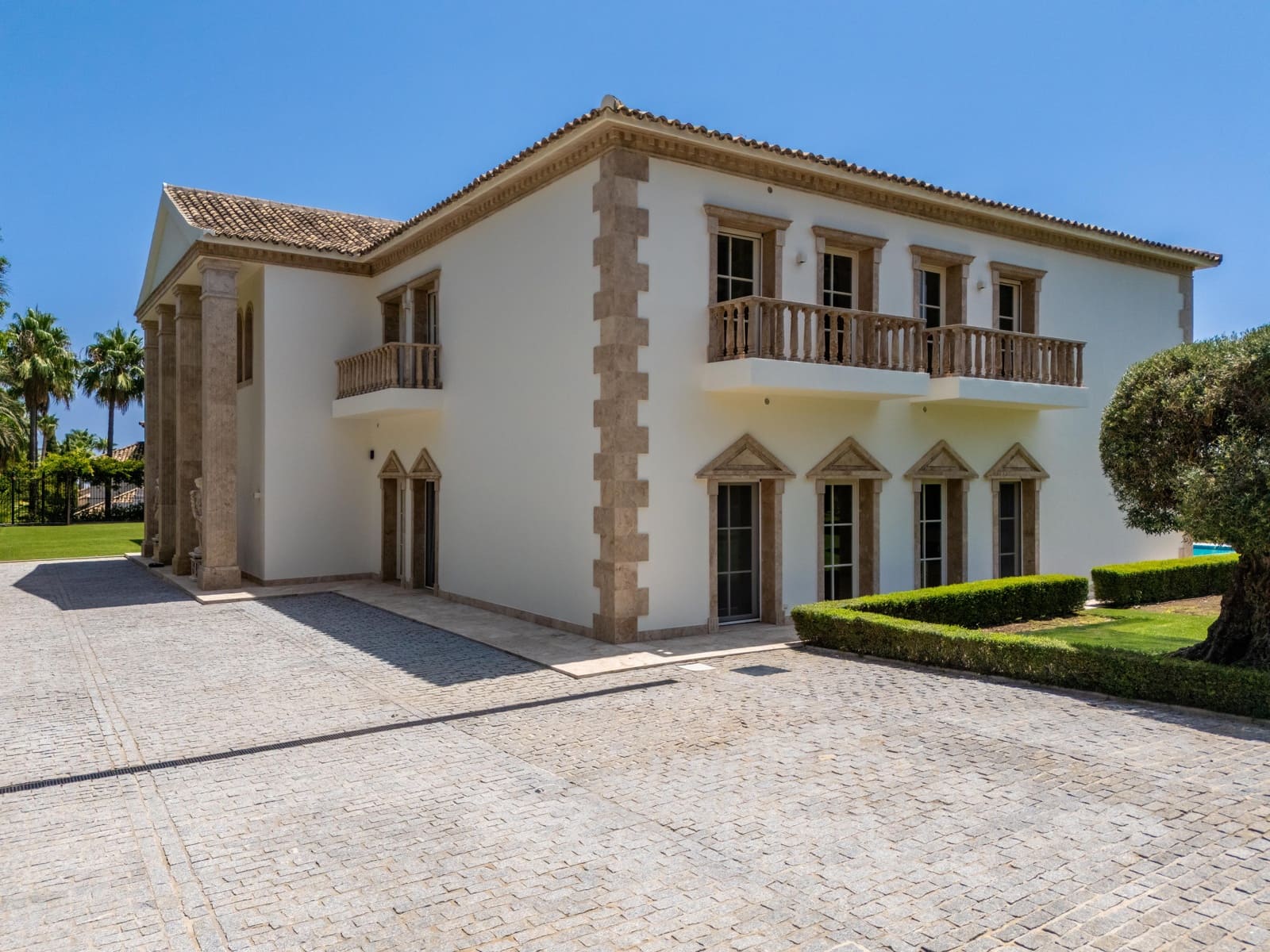 10 soveværelse Villa til salg i Golden Mile med swimmingpool garage - € 17.500.000 (Ref: 10166880)