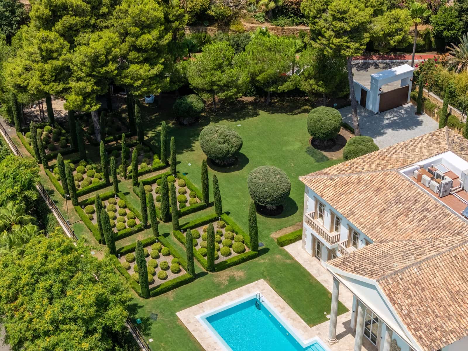 10 soveværelse Villa til salg i Golden Mile med swimmingpool garage - € 17.500.000 (Ref: 10166880)