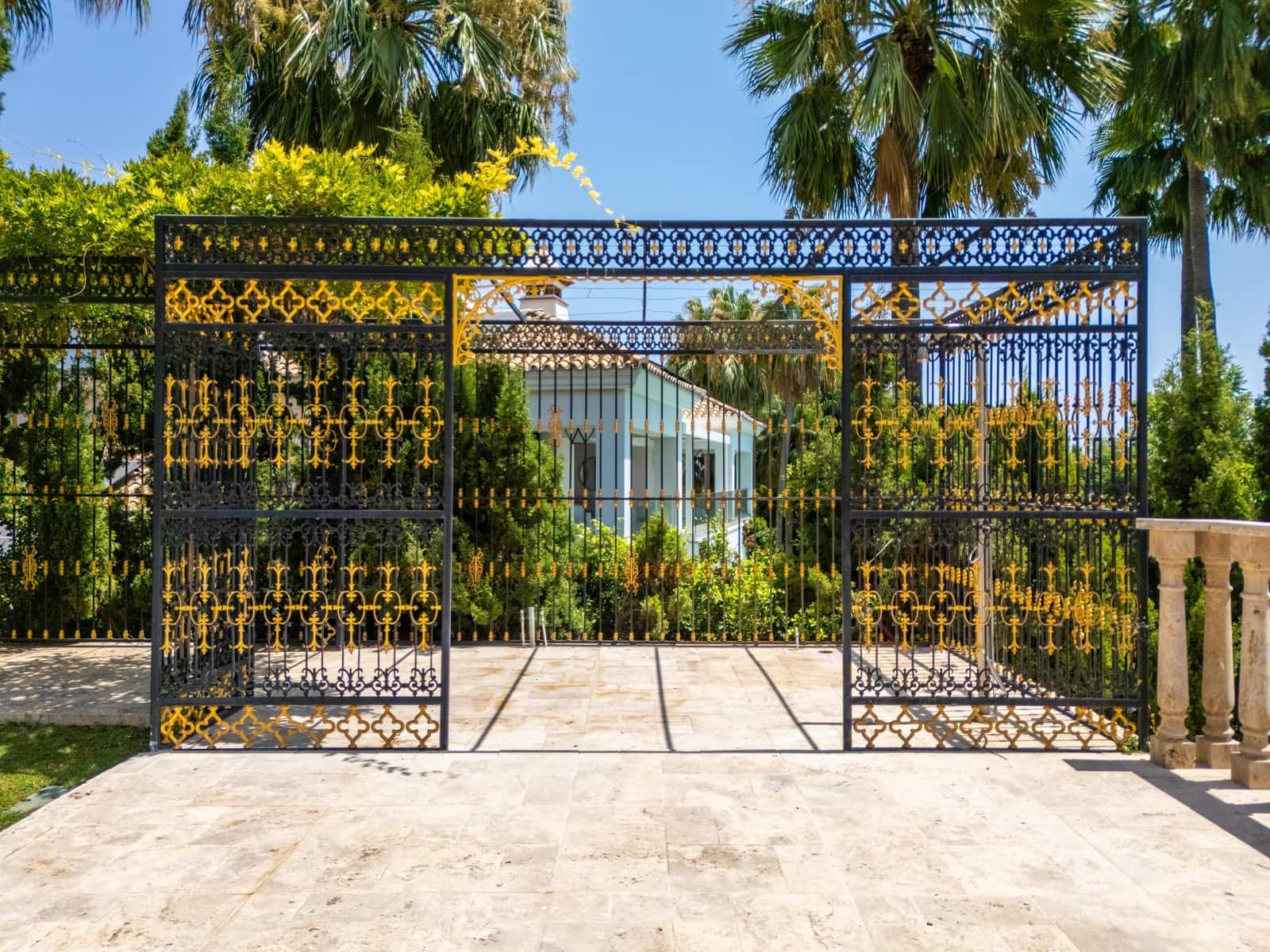 10 soveværelse Villa til salg i Golden Mile med swimmingpool garage - € 17.500.000 (Ref: 10166880)