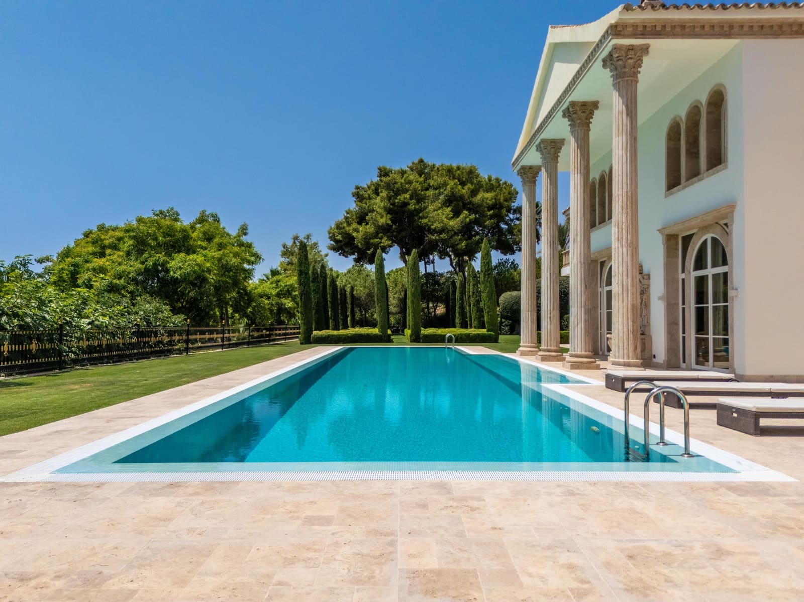 10 soveværelse Villa til salg i Golden Mile med swimmingpool garage - € 17.500.000 (Ref: 10166880)