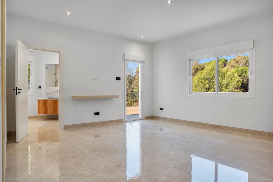 5 bedroom Townhouse for sale in Marbella with pool - € 3,500,000 (Ref: 10166984)