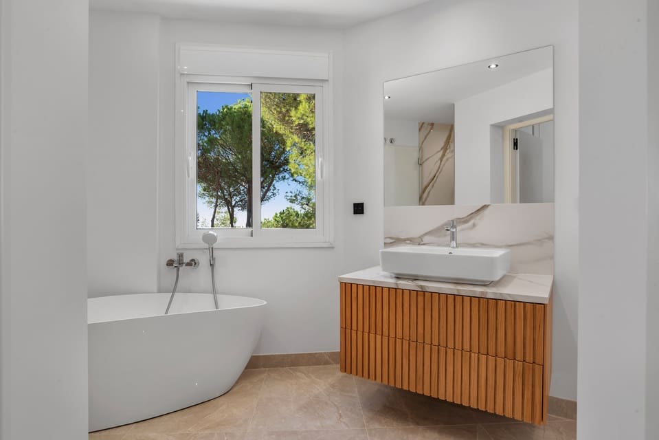 5 bedroom Townhouse for sale in Marbella with pool - € 3,500,000 (Ref: 10166984)