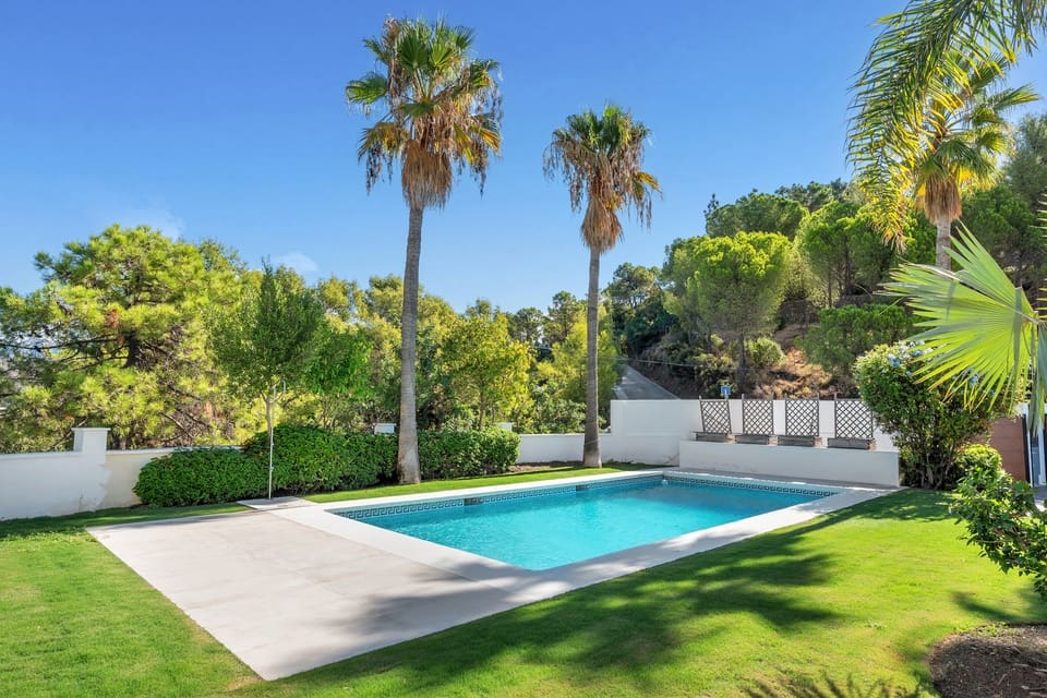 5 bedroom Townhouse for sale in Marbella with pool - € 3,500,000 (Ref: 10166984)
