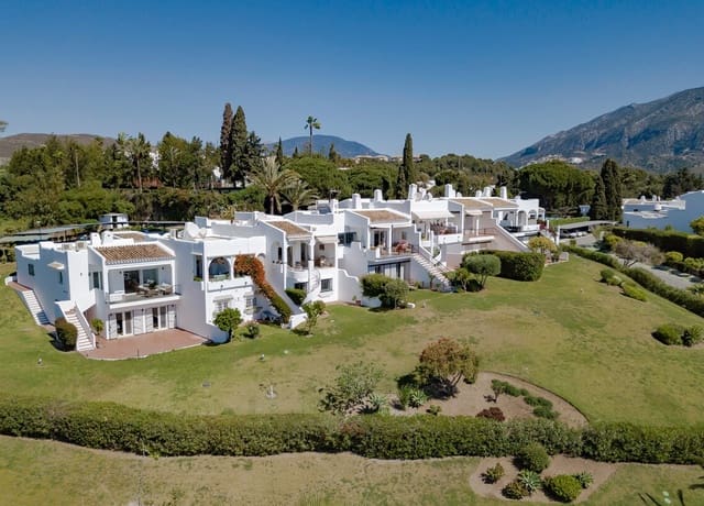 4 bedroom Terraced Villa for sale in Las Brisas, Marbella with pool - € 995,000 (Ref: 10168803)