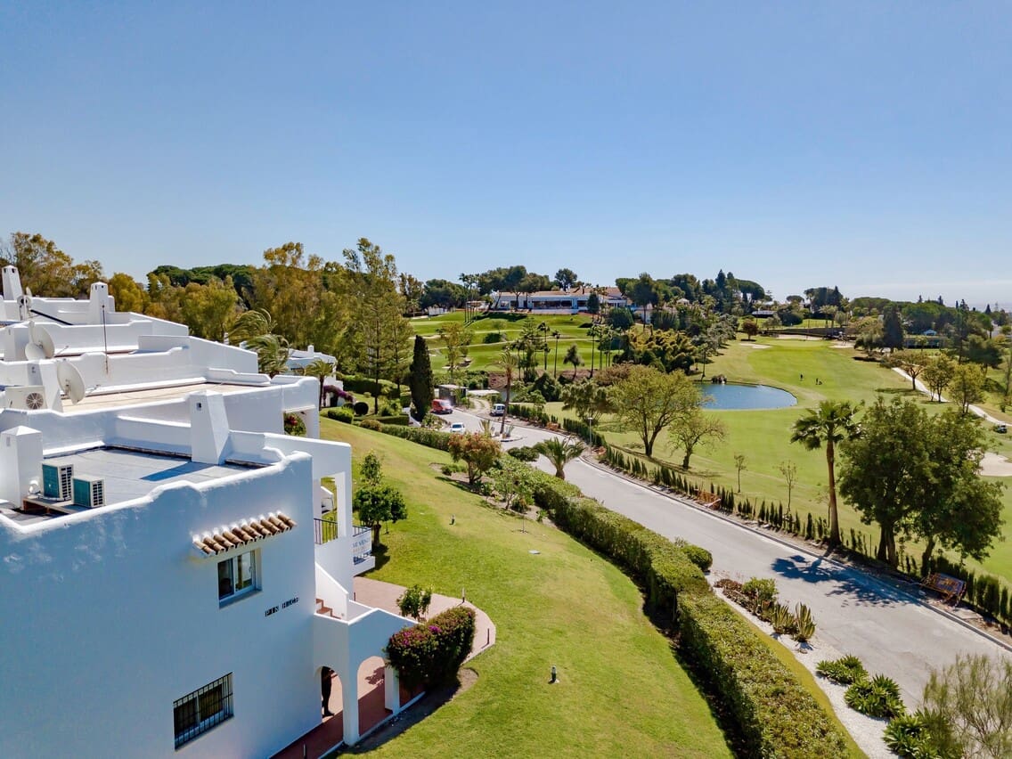 4 bedroom Terraced Villa for sale in Marbella with pool - € 995,000 (Ref: 10168803)