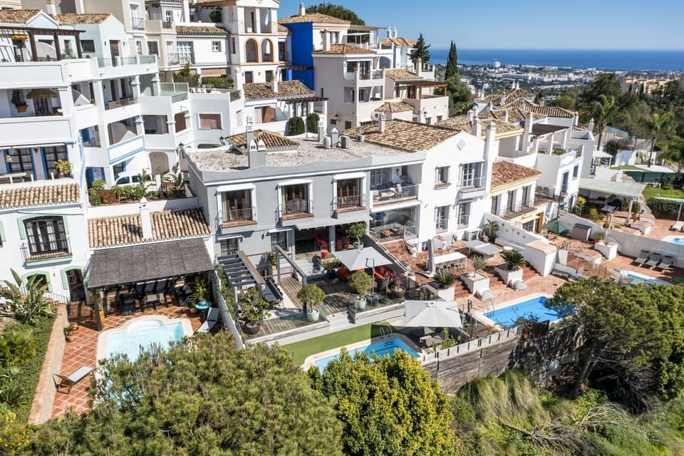 5 soveværelse Rækkehus til salg i Marbella med swimmingpool garage - € 995.000 (Ref: 10168884)