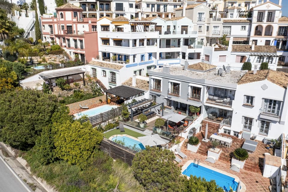 5 soveværelse Rækkehus til salg i Marbella med swimmingpool garage - € 995.000 (Ref: 10168884)