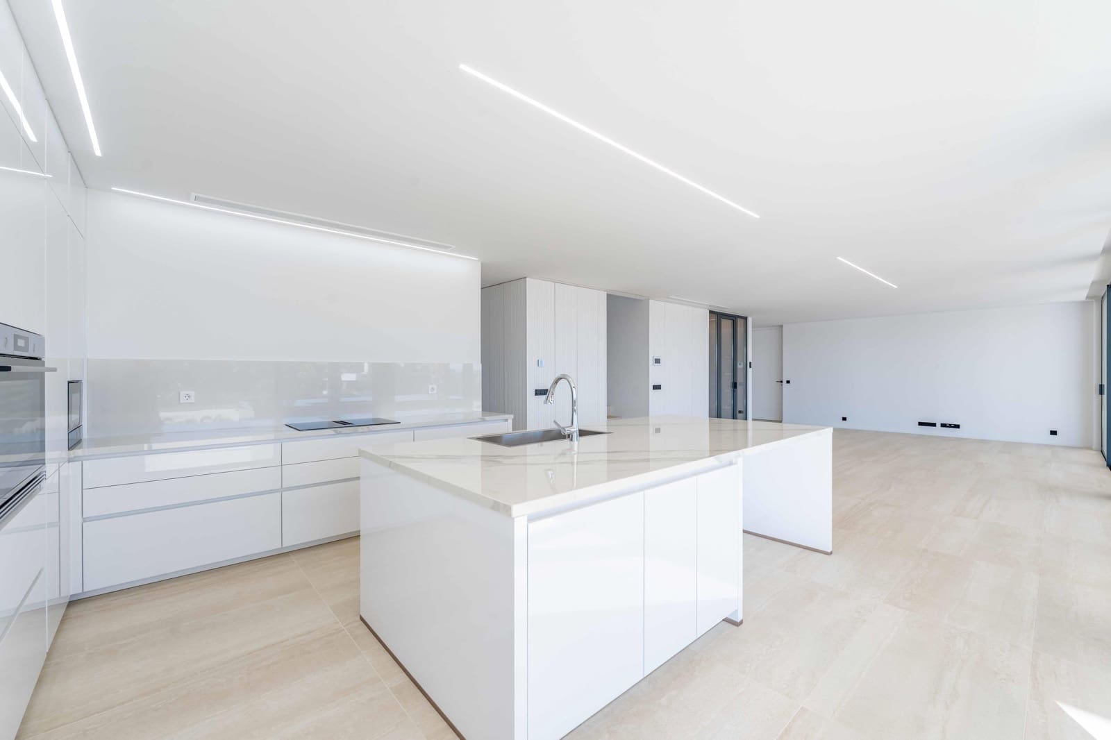 5 bedroom Villa for sale in Sotogrande with pool garage - € 3,350,000 (Ref: 10185219)