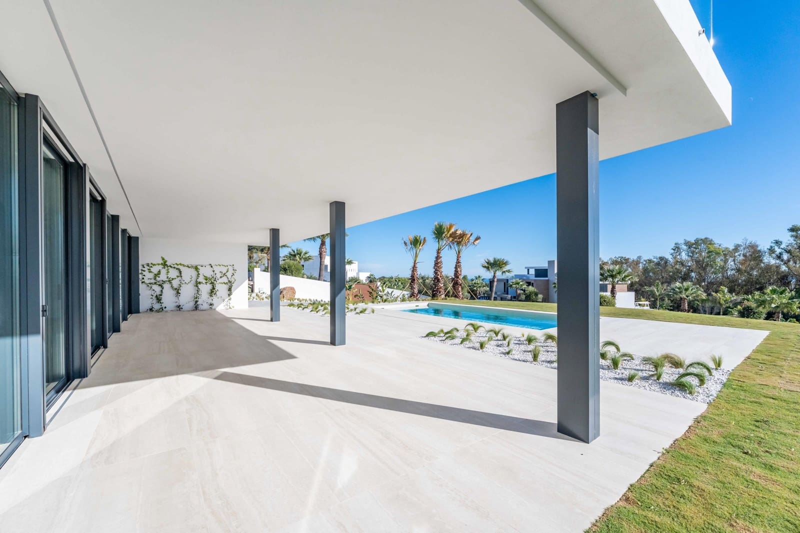 5 bedroom Villa for sale in Sotogrande with pool garage - € 3,350,000 (Ref: 10185219)