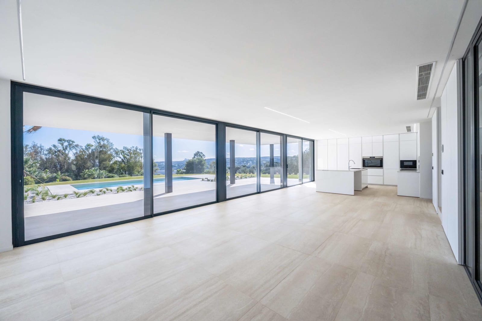 5 bedroom Villa for sale in Sotogrande with pool garage - € 3,350,000 (Ref: 10185219)