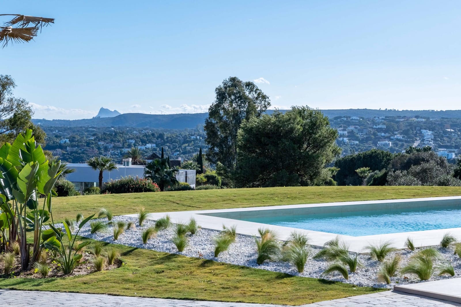 5 bedroom Villa for sale in Sotogrande with pool garage - € 3,350,000 (Ref: 10185219)