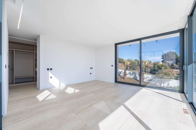 5 bedroom Villa for sale in Sotogrande Alto, San Roque with pool garage - € 3,350,000 (Ref: 10185219)