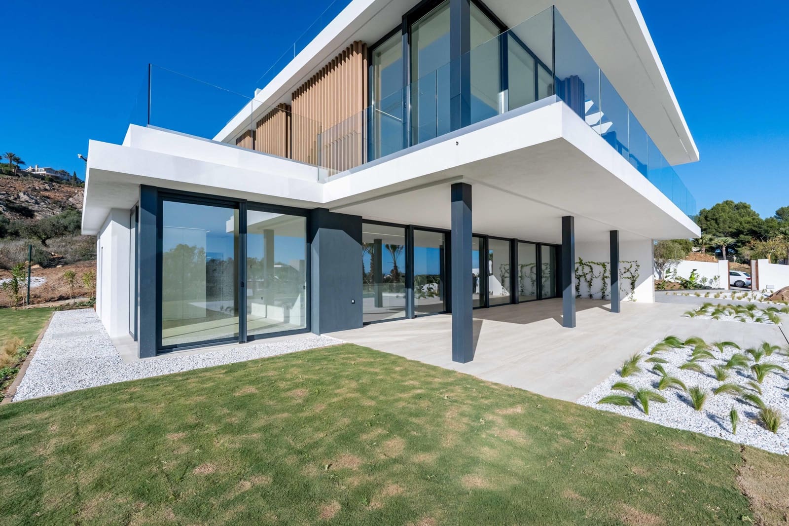 5 bedroom Villa for sale in Sotogrande with pool garage - € 3,350,000 (Ref: 10185219)
