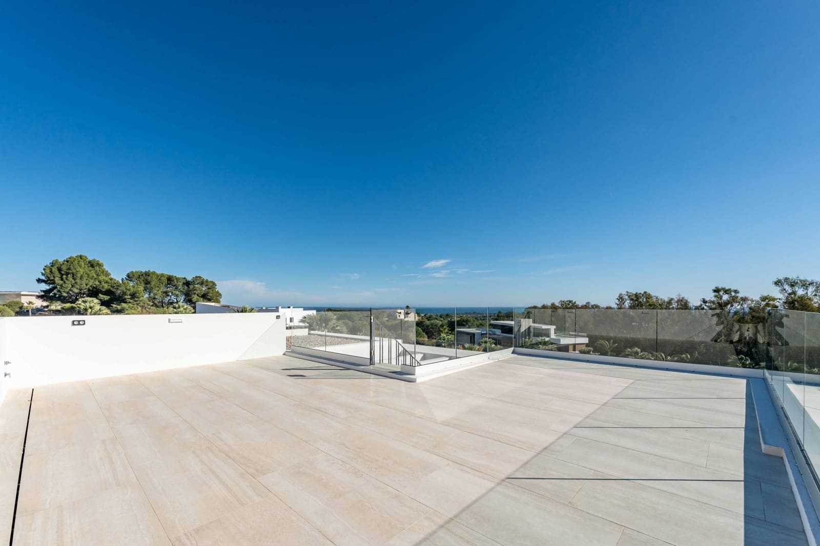 5 bedroom Villa for sale in Sotogrande with pool garage - € 3,350,000 (Ref: 10185219)