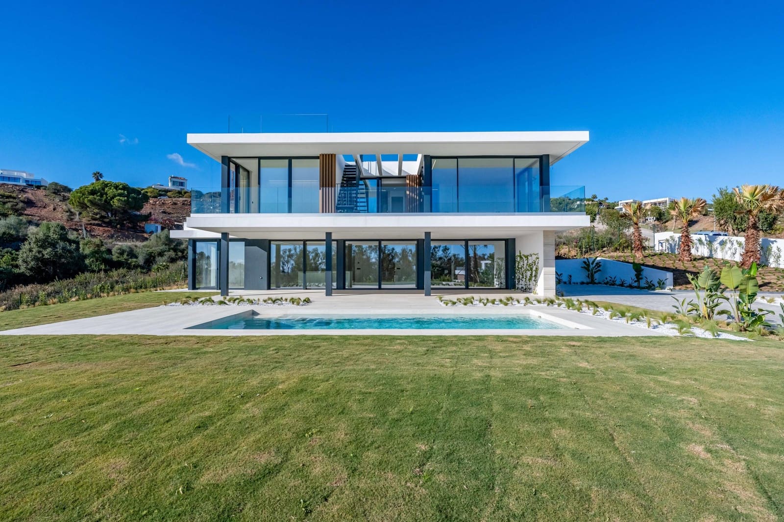 5 bedroom Villa for sale in Sotogrande with pool garage - € 3,350,000 (Ref: 10185219)