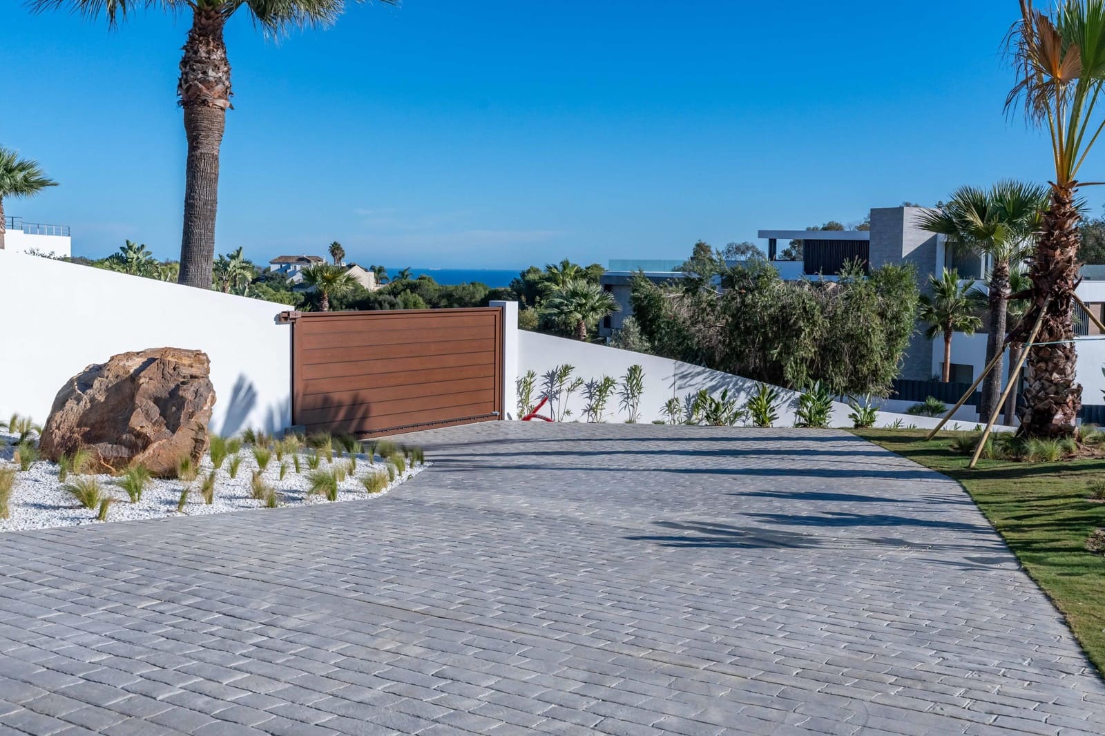 5 bedroom Villa for sale in Sotogrande with pool garage - € 3,350,000 (Ref: 10185219)