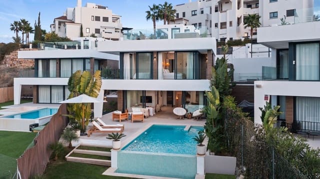 6 makuuhuone Huvila myytävänä paikassa La Concha - Resina Golf, Estepona mukana uima-altaan - 1 495 000 € (Ref: 8031431)