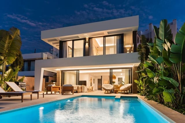 6 makuuhuone Huvila myytävänä paikassa La Concha - Resina Golf, Estepona mukana uima-altaan - 1 495 000 € (Ref: 8031431)