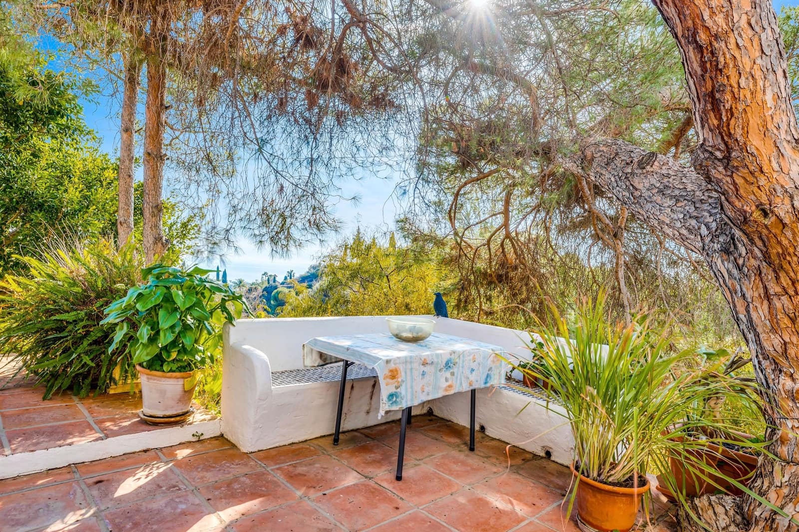 5 bedroom Villa for sale in Estepona with pool - € 1,175,000 (Ref: 8044334)