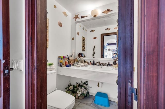 5 makuuhuone Huvila myytävänä paikassa Las Lomas, Estepona mukana uima-altaan - 1 175 000 € (Ref: 8044334)