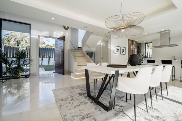 4 makuuhuone Huvila myytävänä paikassa Nueva Atalaya, Estepona mukana uima-altaan - 2 200 000 € (Ref: 8154105)