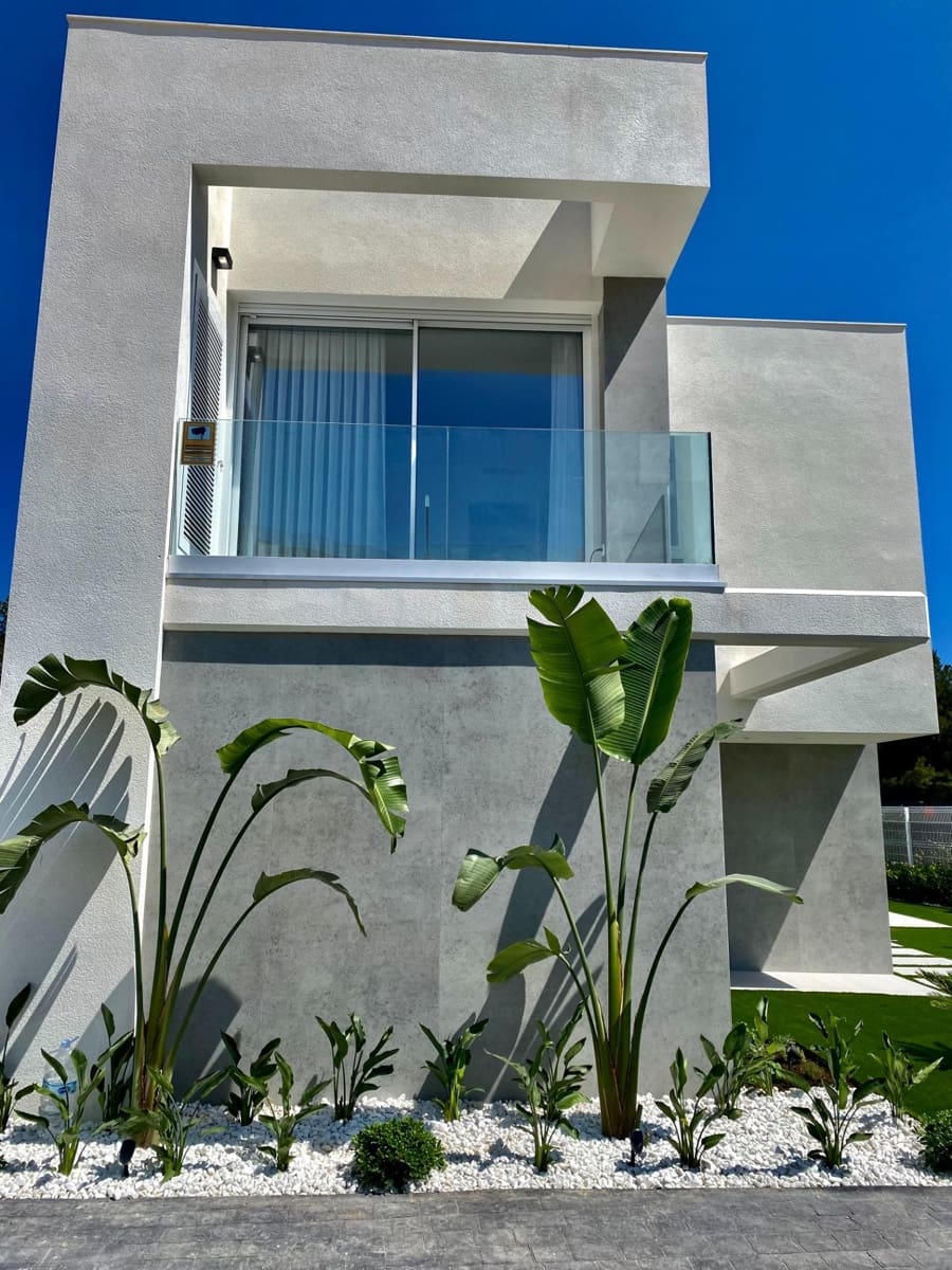 3 bedroom Villa for sale in Finestrat with pool - € 870,000 (Ref: 10009232)