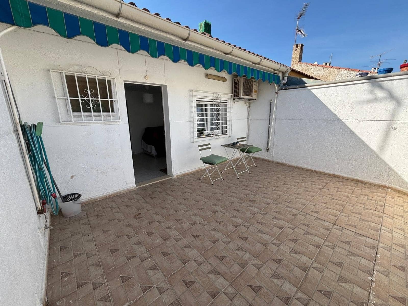 1 bedroom Townhouse for sale in Torrevieja - € 96,000 (Ref: 9435220)