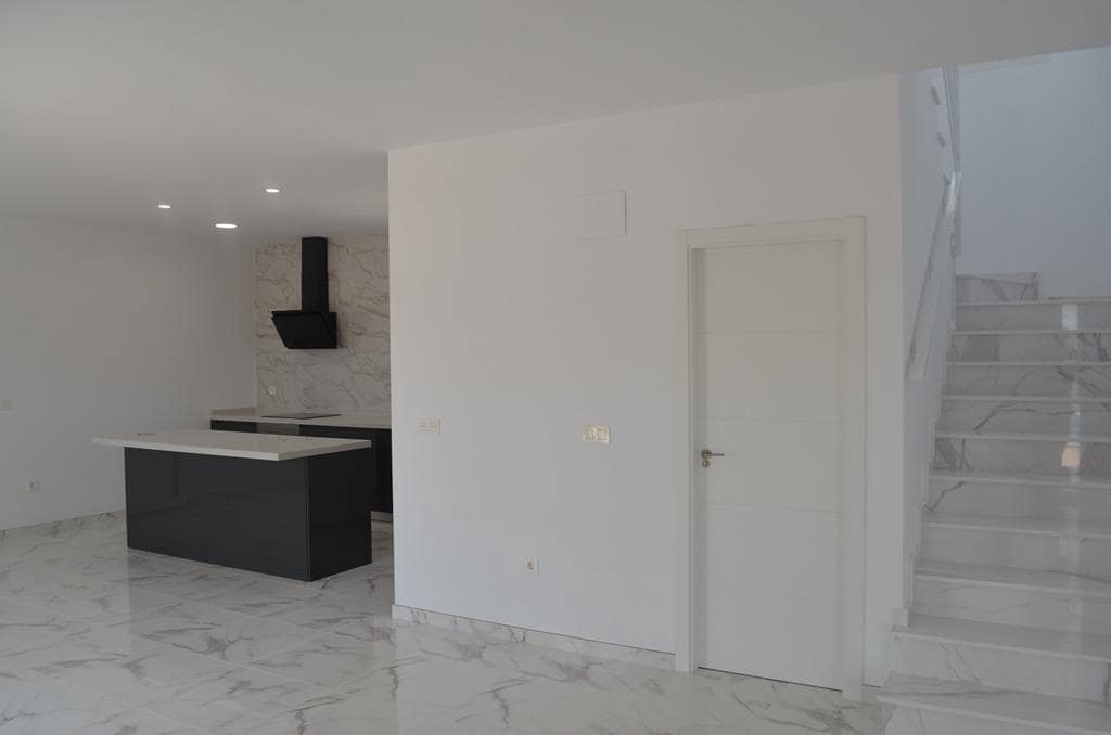 4 chambre Villa/Maison à vendre à Pinoso avec piscine garage - 505 000 € (Ref: 9435301)