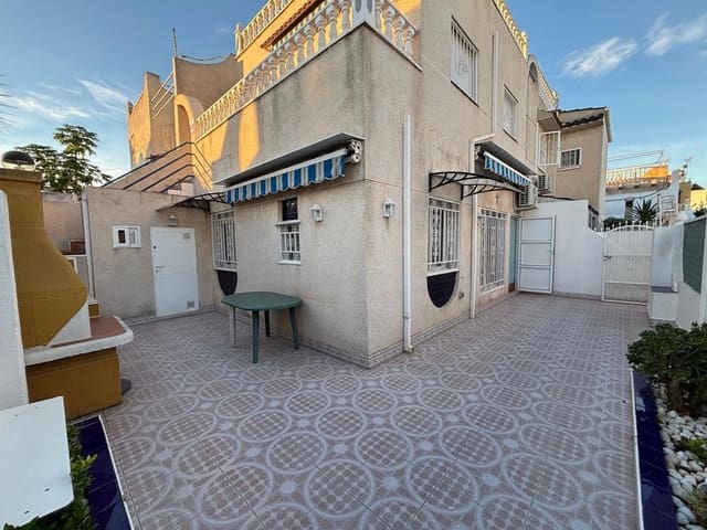 4 soveværelse Semi-Rækkehus til salg i Torrevieja med swimmingpool - € 169.900 (Ref: 9442040)