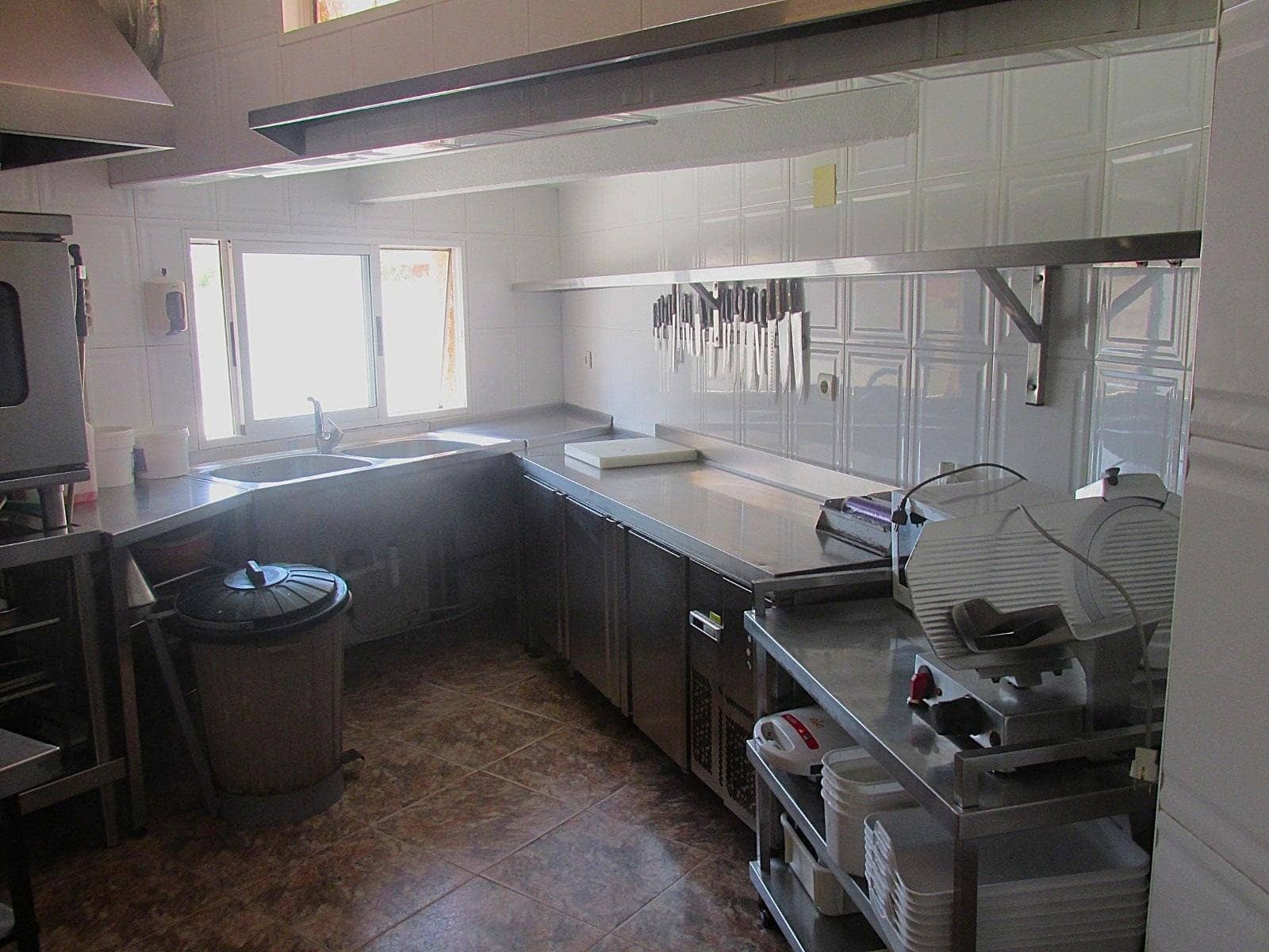 5 bedroom Business for sale in Torrevieja - € 499,900 (Ref: 9451207)