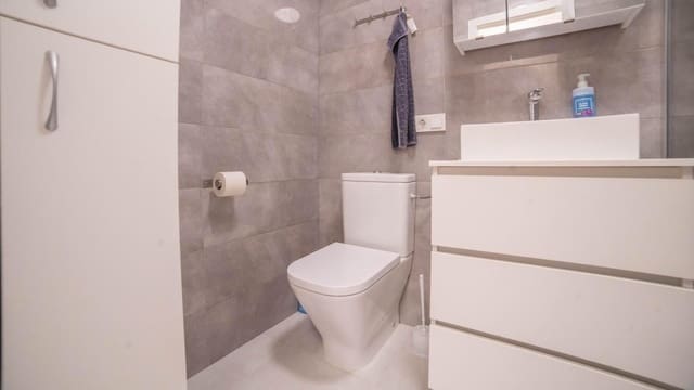 2 makuuhuone Rivitalo myytävänä paikassa Torrevieja - 149 900 € (Ref: 9455138)