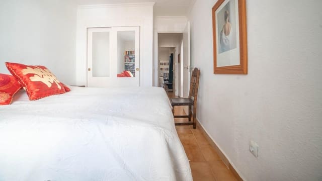 2 makuuhuone Rivitalo myytävänä paikassa Torrevieja - 149 900 € (Ref: 9455138)