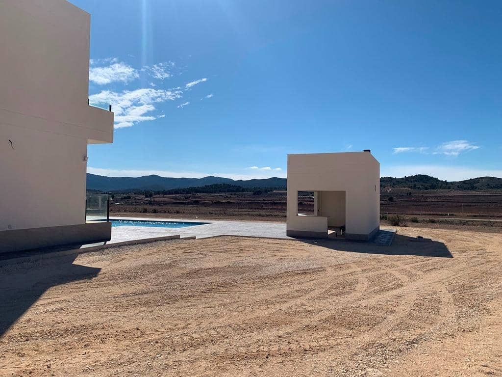 4 Zimmer Villa zu verkaufen in Pinoso mit Pool Garage - 518.000 € (Ref: 9460030)