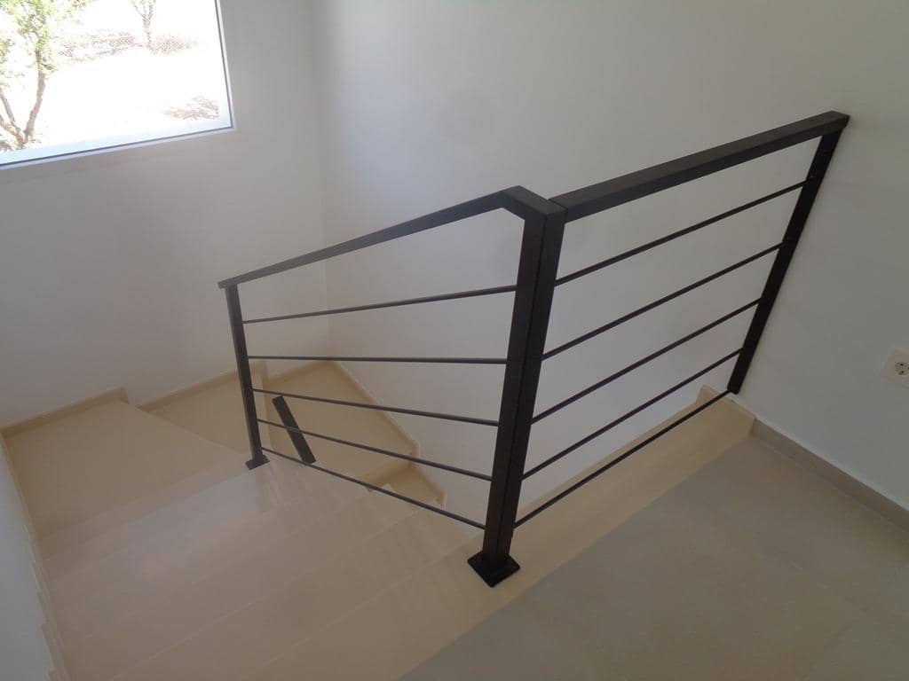 4 Zimmer Villa zu verkaufen in Pinoso mit Pool Garage - 397.000 € (Ref: 9460036)