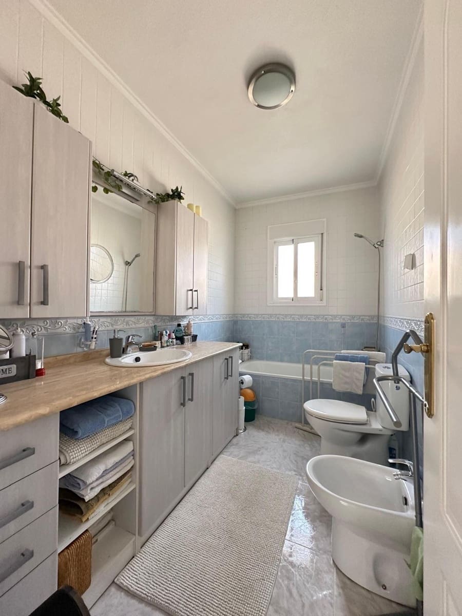 Chalet de 3 habitaciones en Ciudad Quesada en venta - 340.000 € (Ref: 9460903)