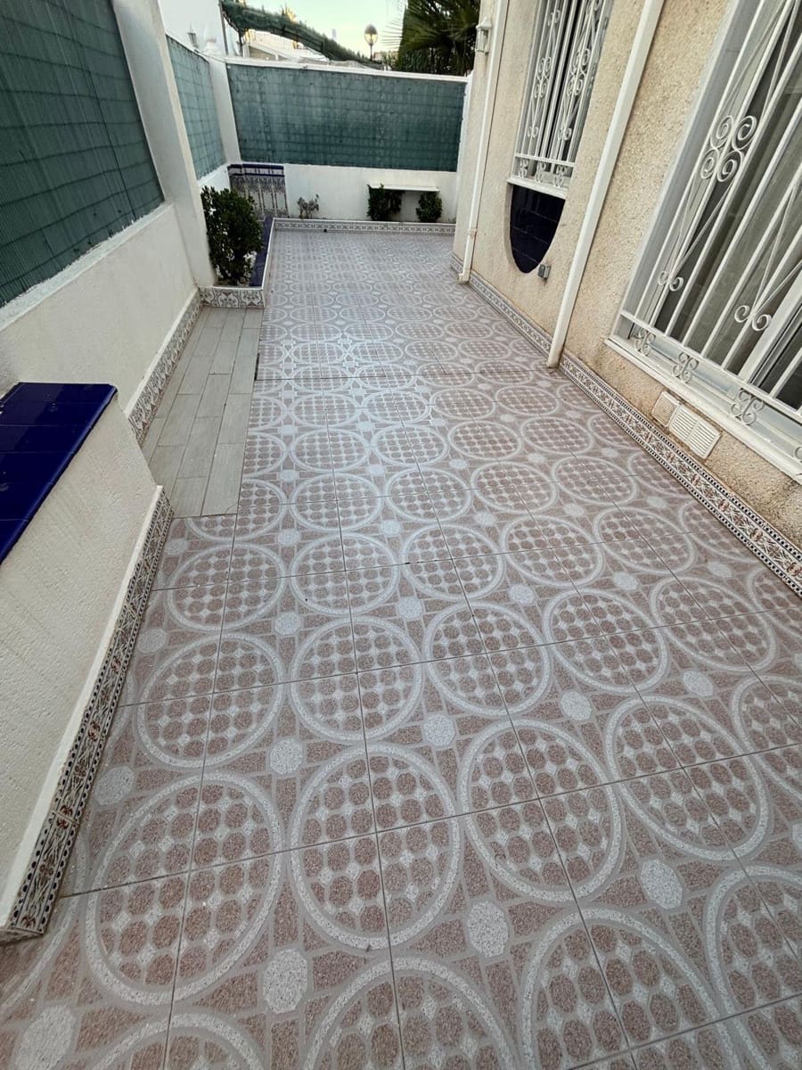 4 camera da letto Villetta Bifamiliare in vendita in Torrevieja con piscina - 169.900 € (Rif: 9460906)