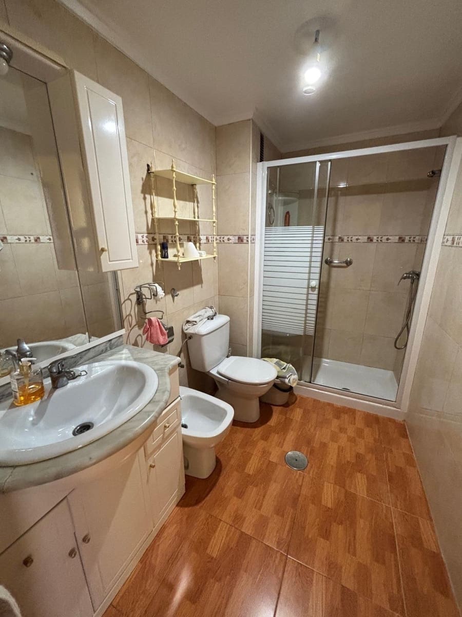 2 bedroom Apartment for sale in Torrevieja - € 139,900 (Ref: 9460907)