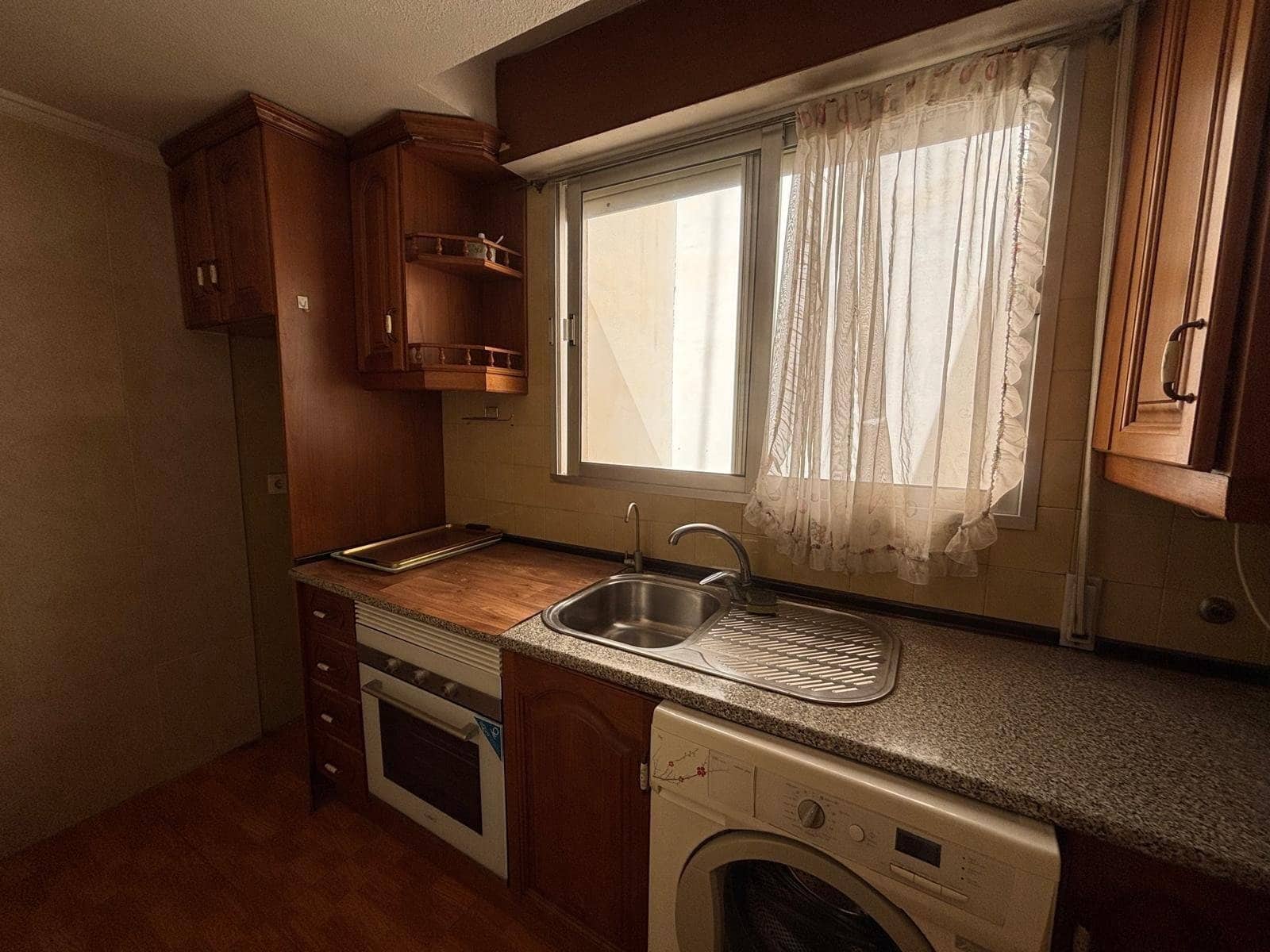 2 bedroom Apartment for sale in Torrevieja - € 139,900 (Ref: 9460907)