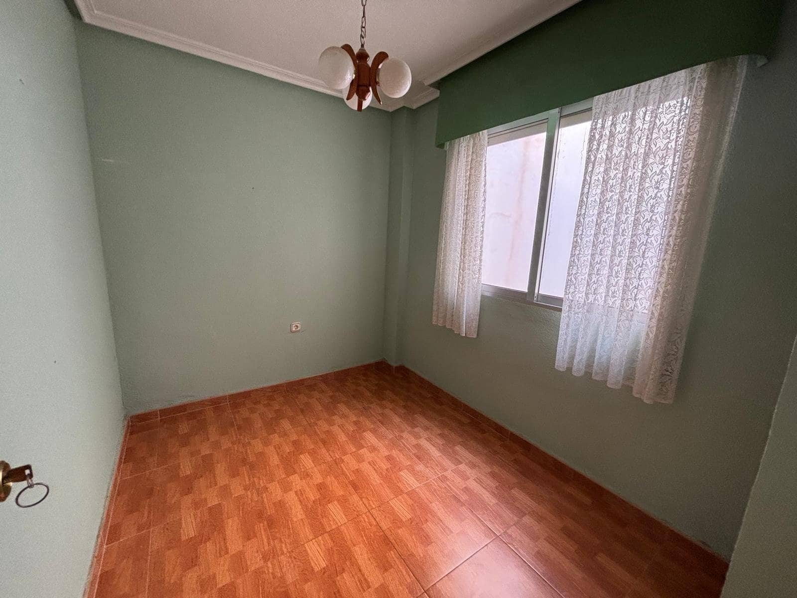 2 bedroom Apartment for sale in Torrevieja - € 139,900 (Ref: 9460907)