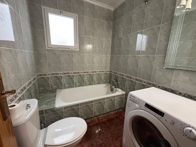 Apartamento de 2 habitaciones en Torrevieja en venta - 119.900 € (Ref: 9469041)