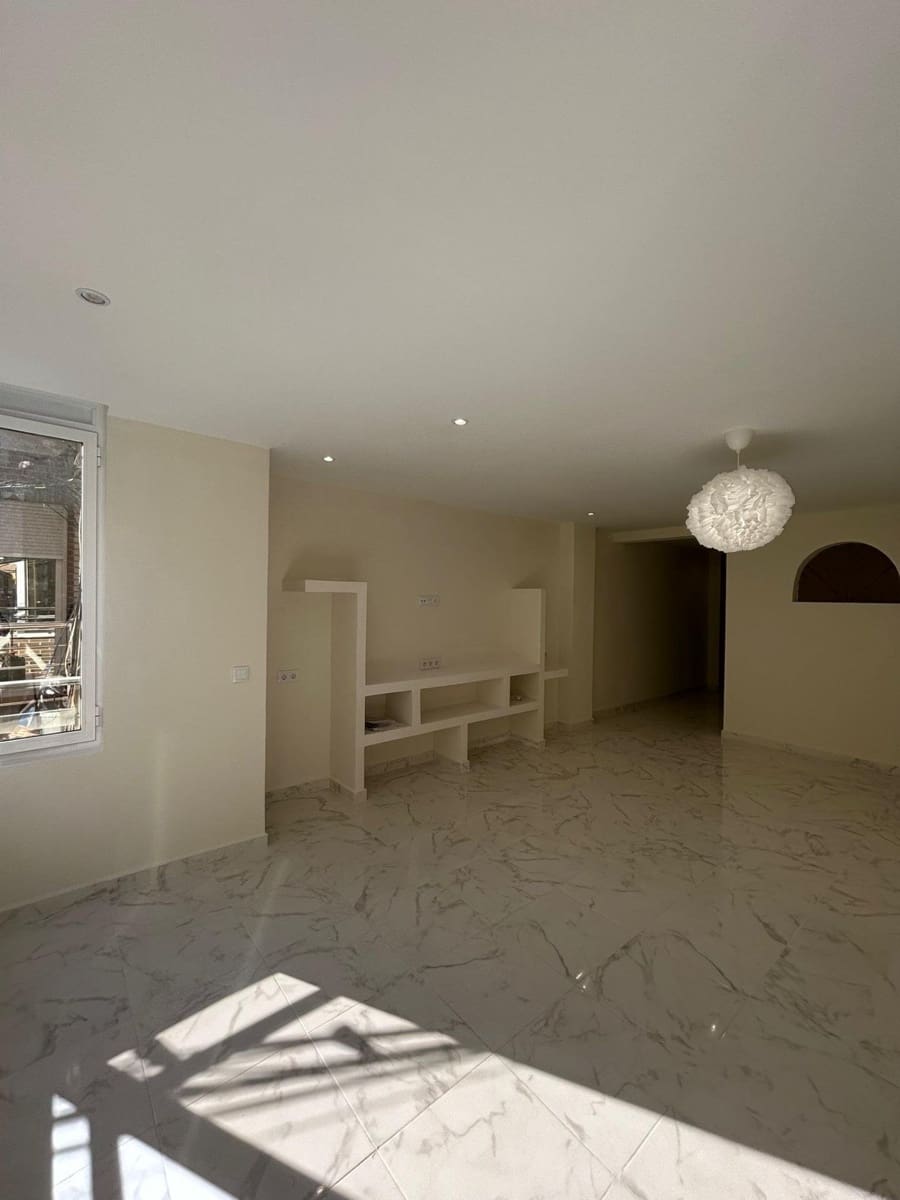 3 bedroom Apartment for sale in Torrevieja - € 265,000 (Ref: 9469042)