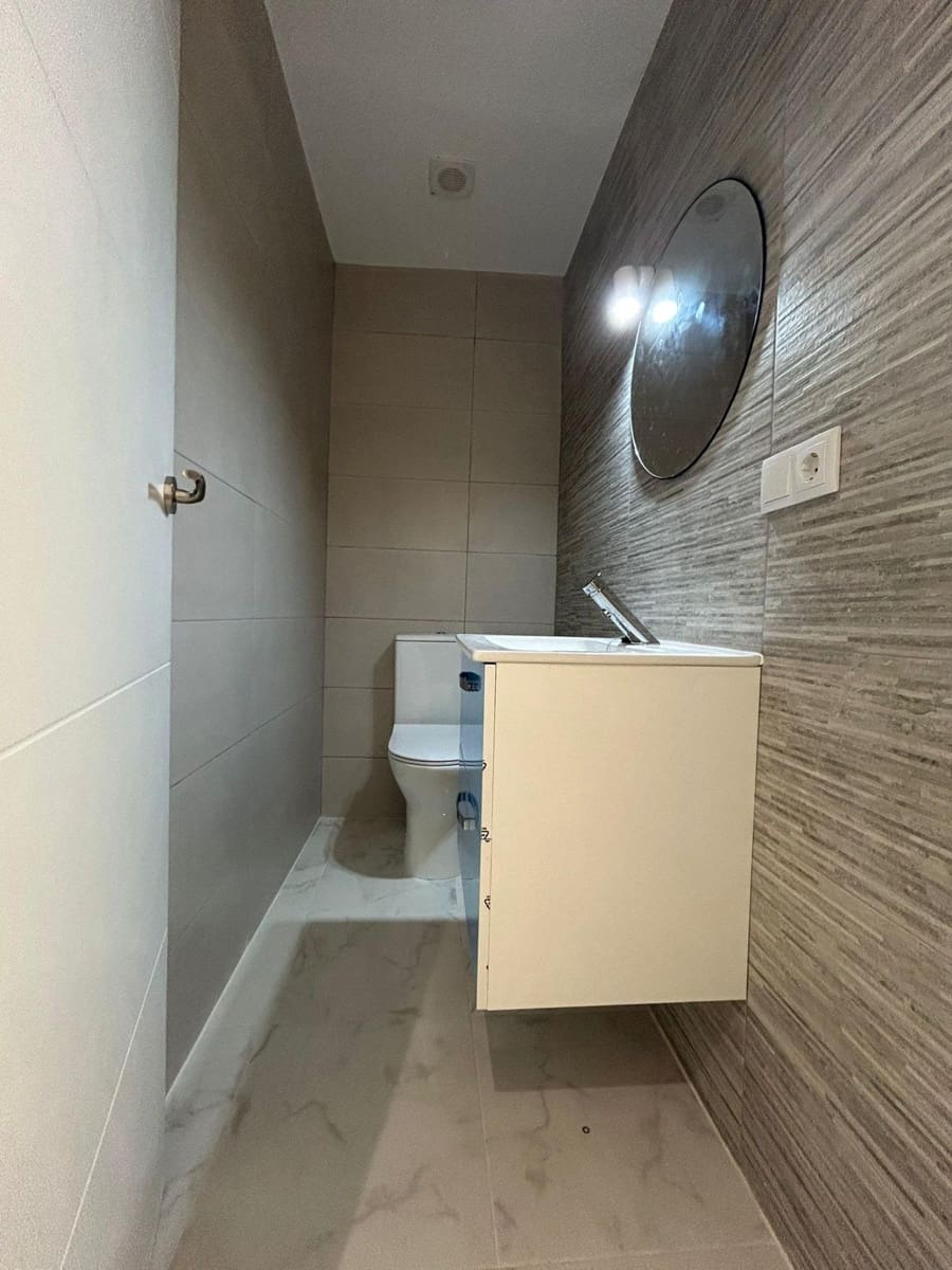 3 bedroom Apartment for sale in Torrevieja - € 265,000 (Ref: 9469042)