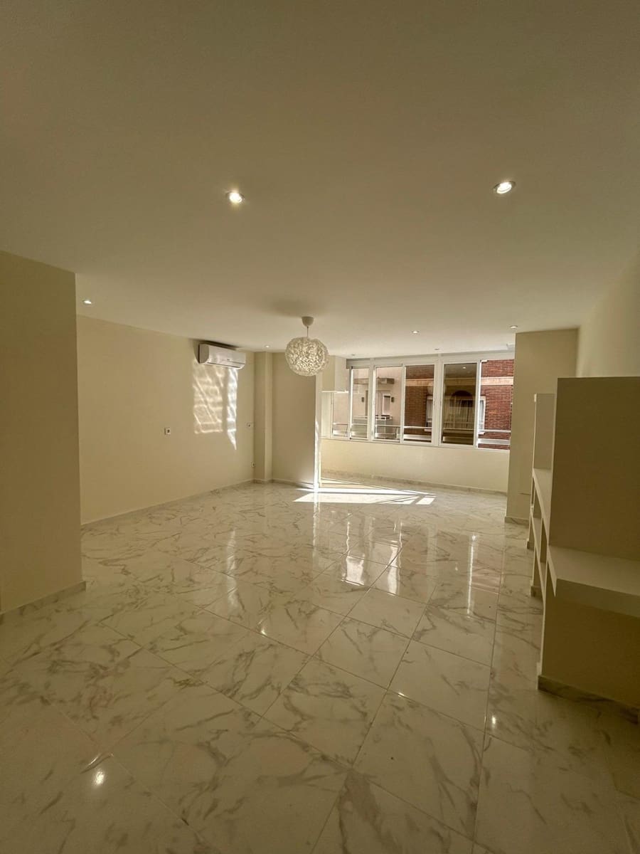 3 bedroom Apartment for sale in Torrevieja - € 265,000 (Ref: 9469042)