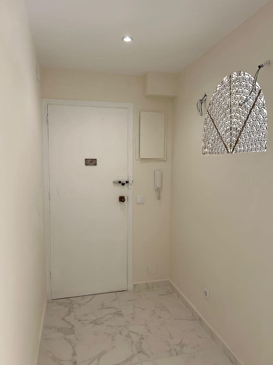 3 bedroom Apartment for sale in Torrevieja - € 265,000 (Ref: 9469042)